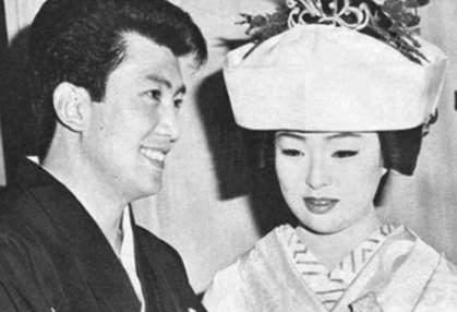 里見浩太朗の奥さんと息子の佐野圭亮の主な出演作と親子エピソード