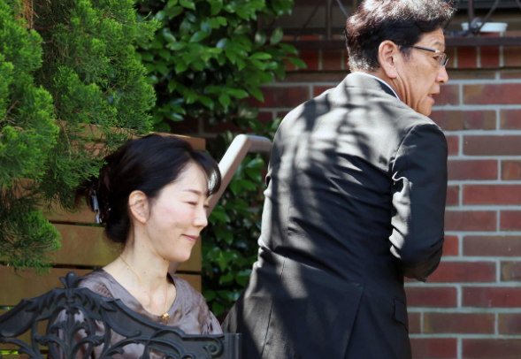 栗山英樹の奥さんの写真と家族情報元婚約者福島弓子との過去