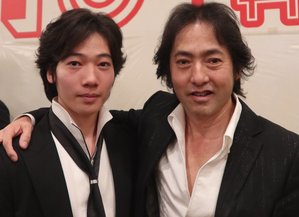 秋川雅史の奥さんと家族の今が分かる最新まとめ情報